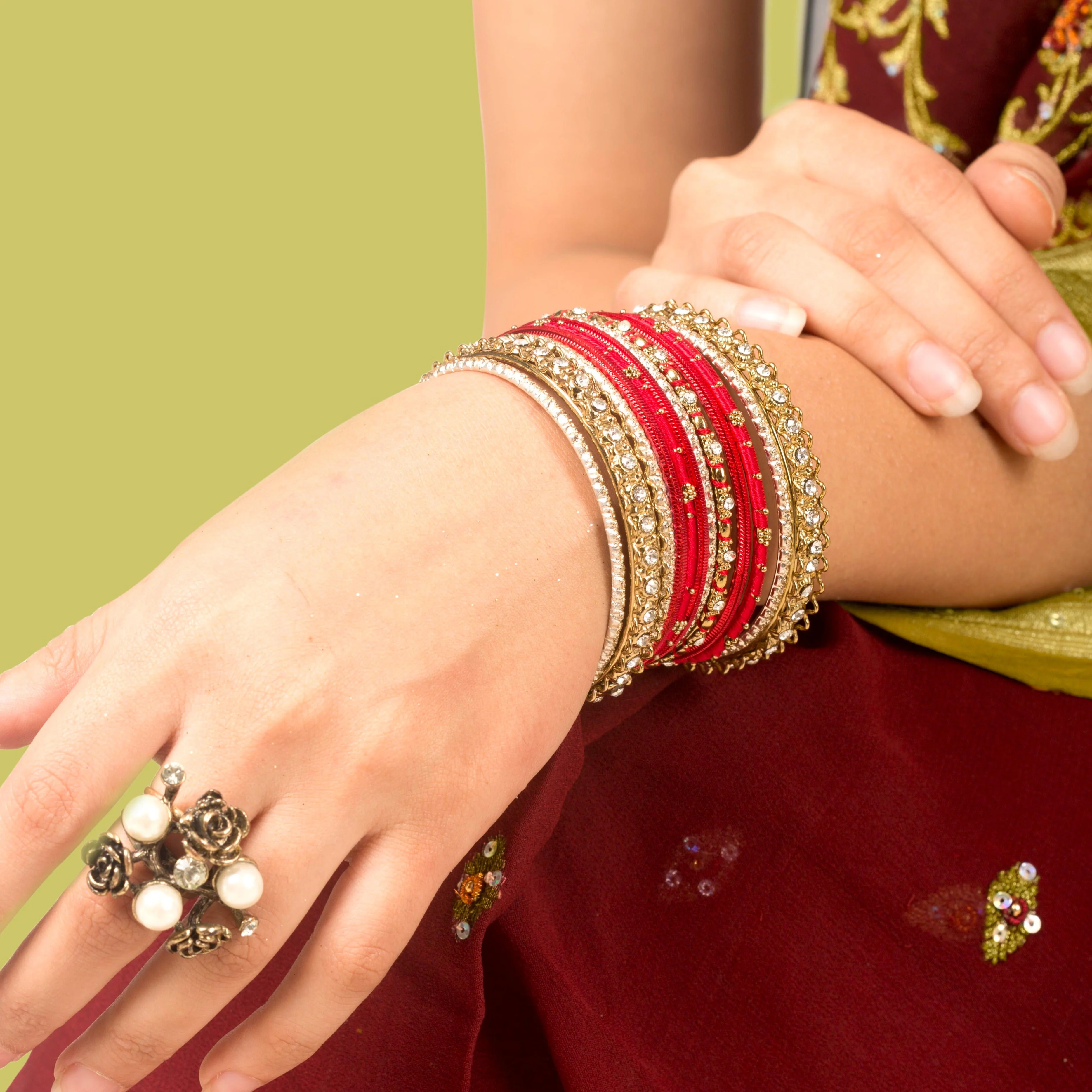 Elegant Colored Thread Bangle Set - Image 3